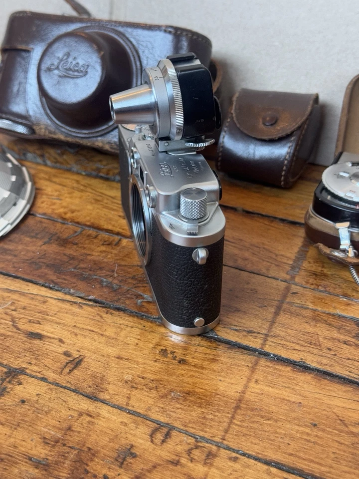 Cámara vintage Leica DRP Ernst Leitz Wetzlar número de serie 453390 con visor Foto 4 de 4