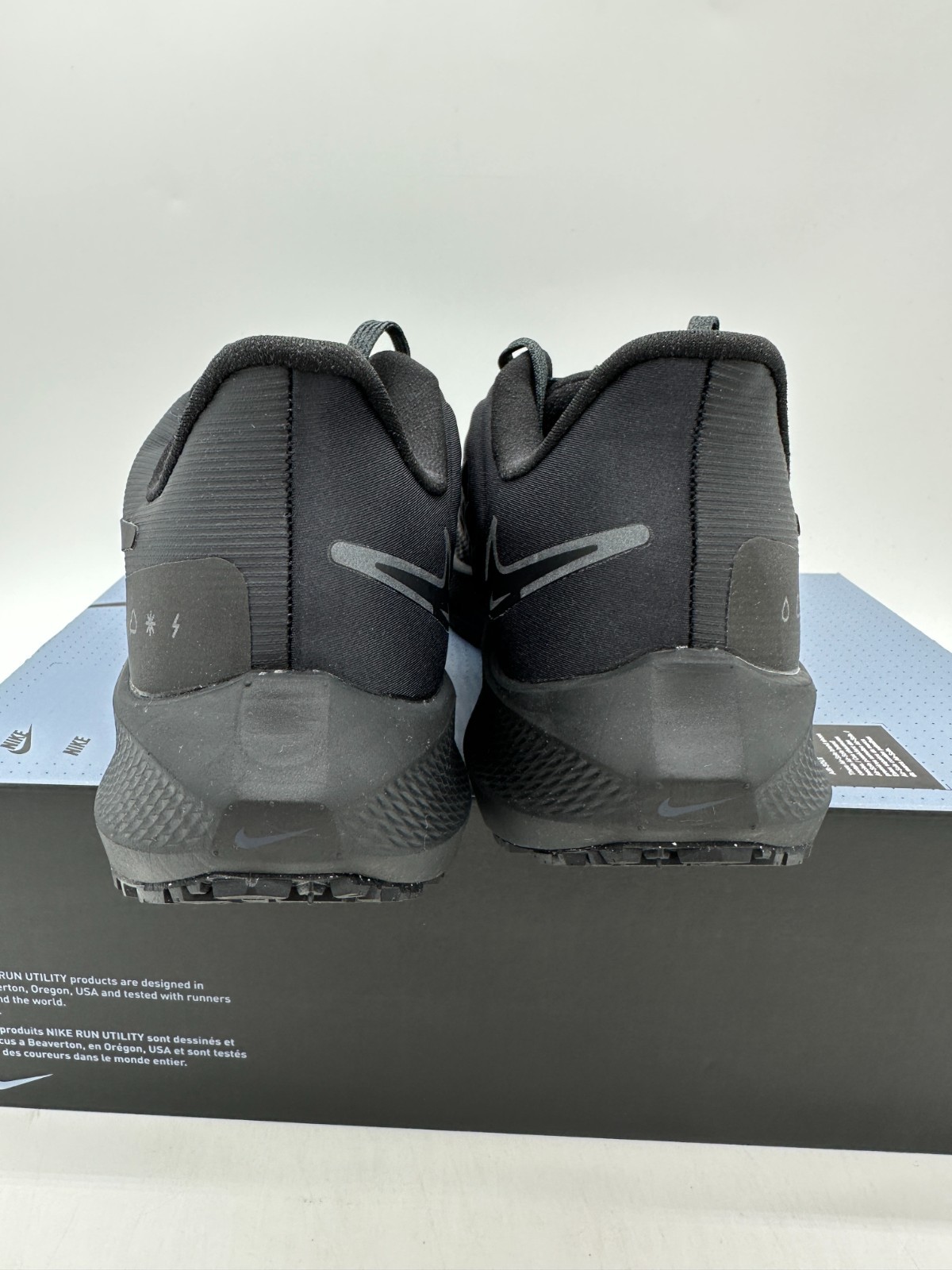 Nike Air Zoom Pegasus 39 Shield Women's Size 12 Mens 10.5 Black Shoes DO7626 001 thumbnail 5