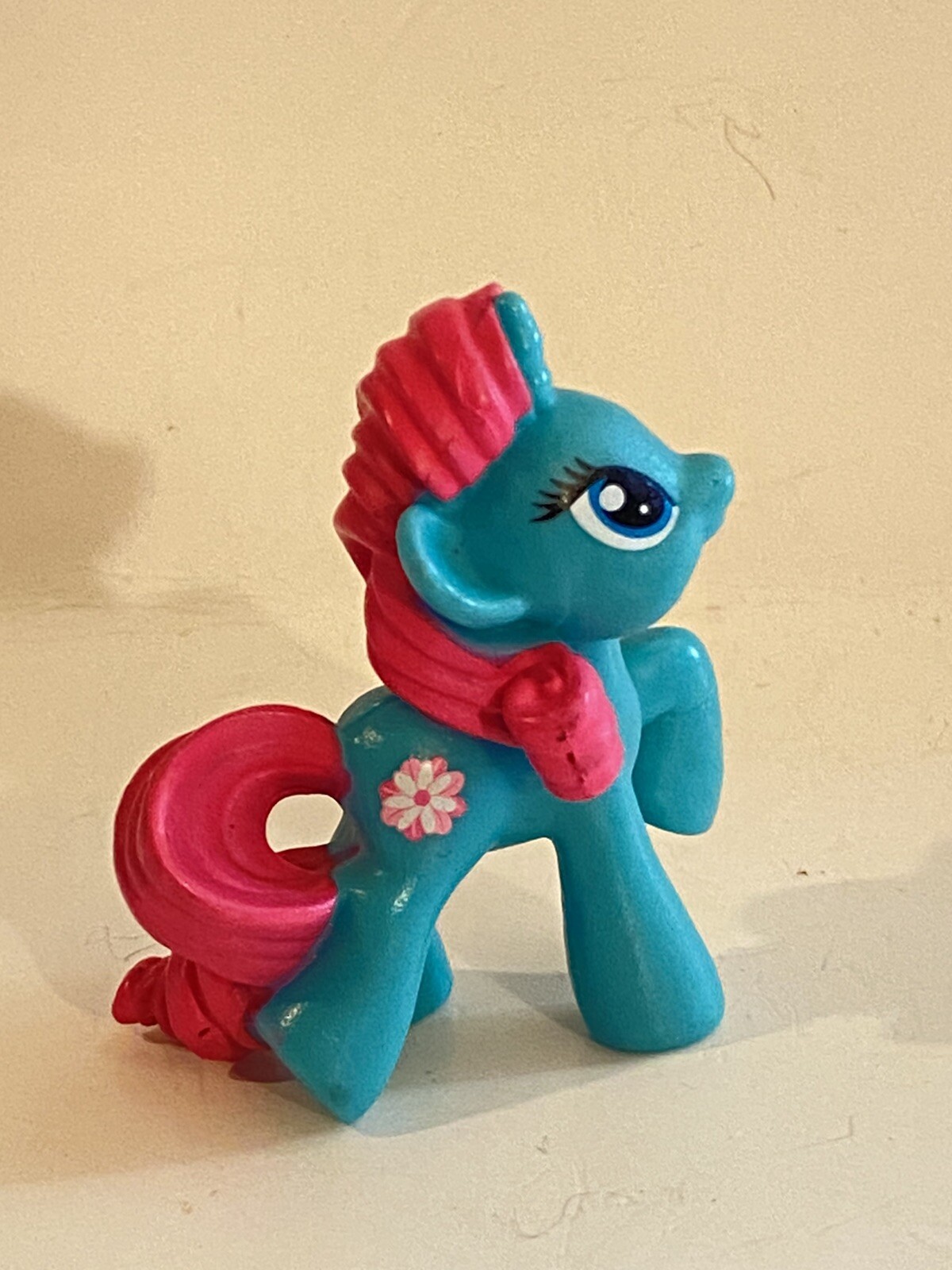 2010 My Little Pony Borsa Cieca Wave 5 "GARDENIA GLOW" Mini Friendship is Magic