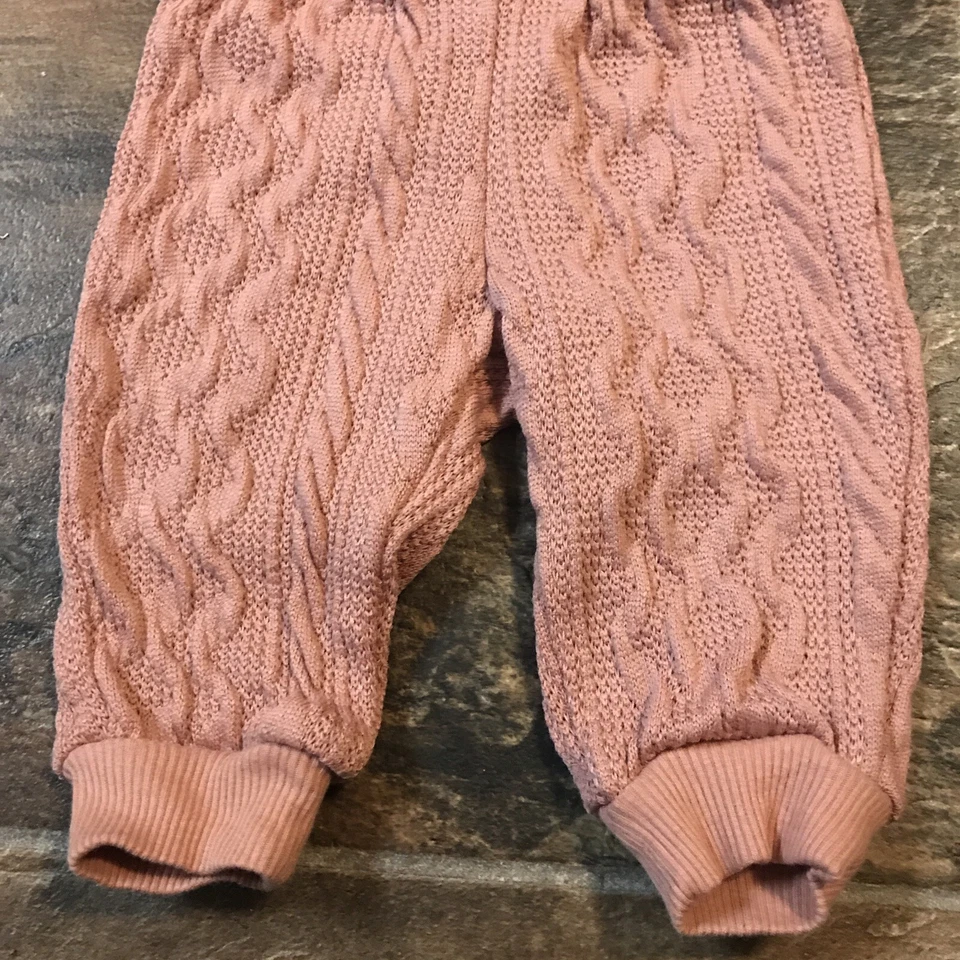 bebe niña tahari conjunto a juego talla 0-3 meses Foto 2 de 4