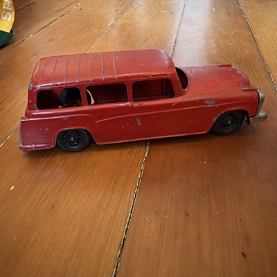 VINTAGE HUBLEY TOYS, RED STUDEBAKER STATION WAGON DIECAST METAL CAR