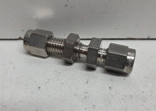 NEW NO BOX SWAGELOK 1/8" TUBE OD STAINLESS STEEL BULKHEAD UNION SS-200-61