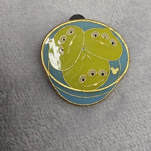 Disney Hong Kong Little Green Men Disneyland 2018 Carnival Food Dumplings Pin