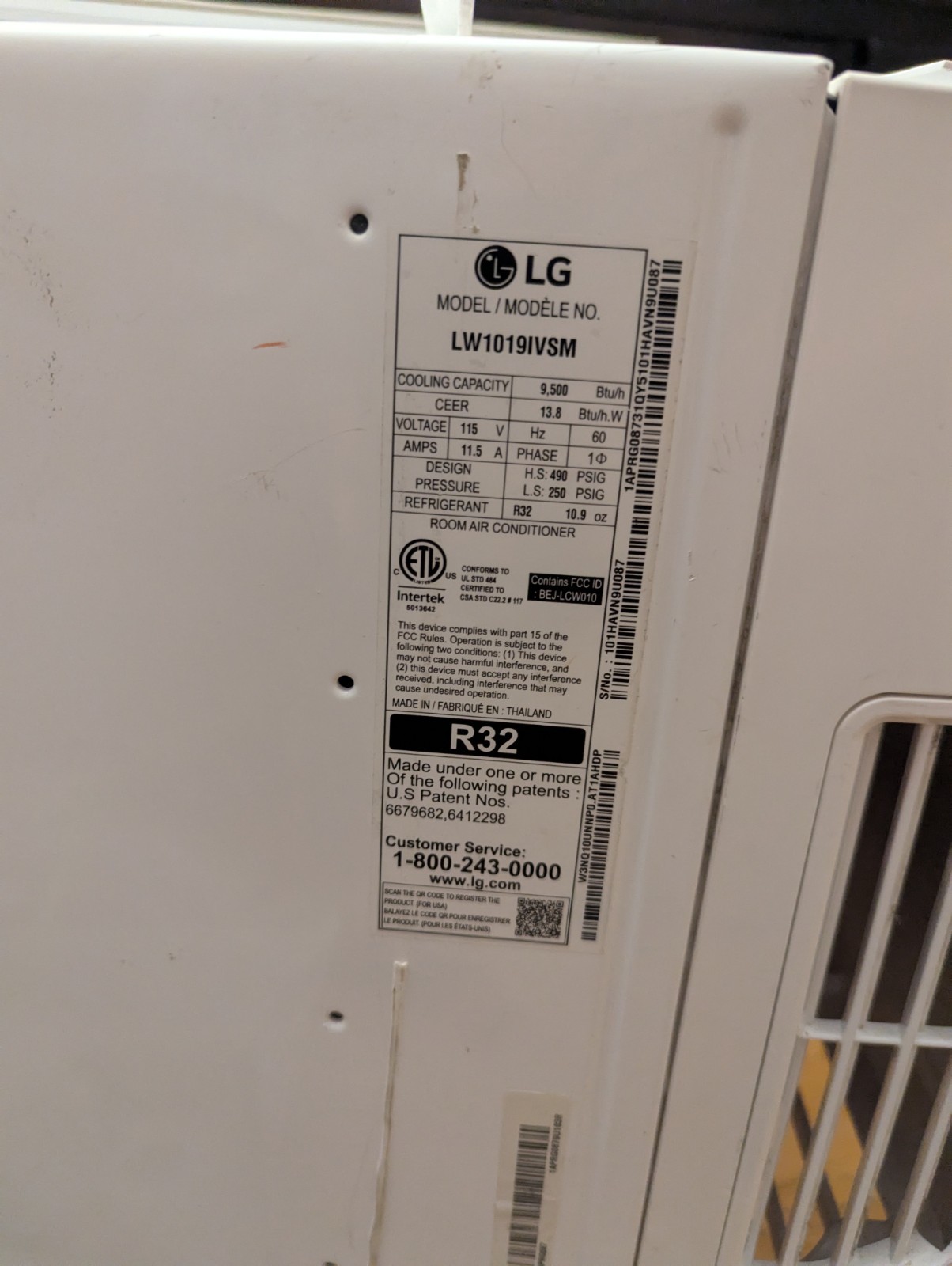 9,500 BTU LG Window Air Conditioner - Dual Inverter Thin Q LW1019IVSM