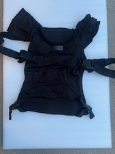 Tush Baby The Snug Attachment Hand-Free Carries in Black