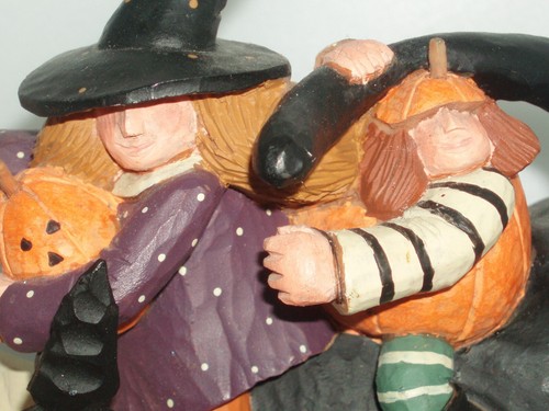 De colección WILLIRAYE STUDIO WW6032 TRUCO O TRATO EXPRESS Gato Negro y Niños - Imagen 6 de 7