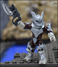 HALO MEGA BLOKS CONSTRUX COVENANT SILVER BRUTE BODYGUARD MINI FIGURE DPJ89 LANCE