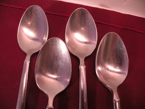 4 Oval Place Soup Spoons Carrara Hampton Silversmiths Stainless Flatware 7 3/4" - Picture 2 of 5