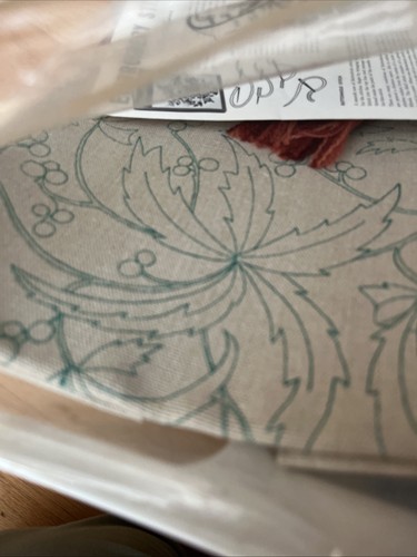 Elsa Williams Jacobean Crewel Embroidery Kit Pillow Cover KC338 Complete Open Pk - Picture 8 of 9