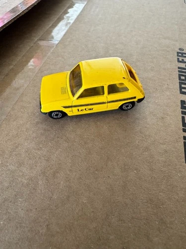 Matchbox Lesney Superfast MB21 Yellow Renault Le Car