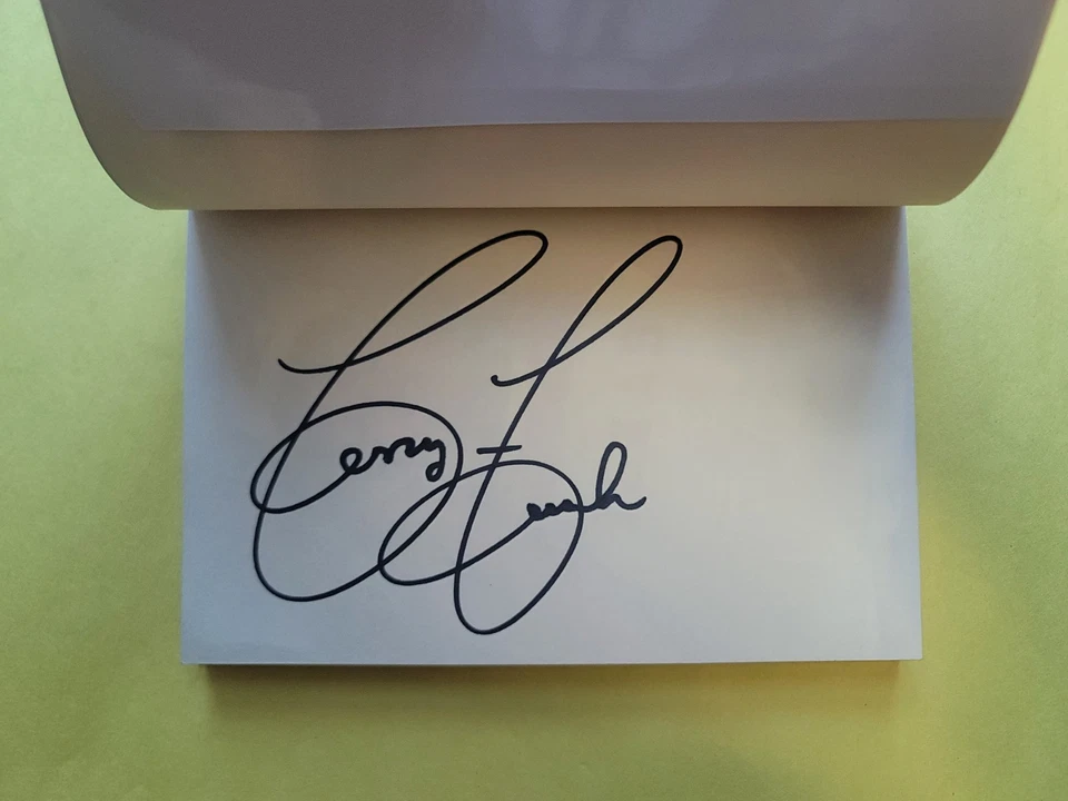 Libro firmado a mano por Terry Funk adiós amigos japoneses autógrafo lucha libre profesional ECW Foto 2 de 3