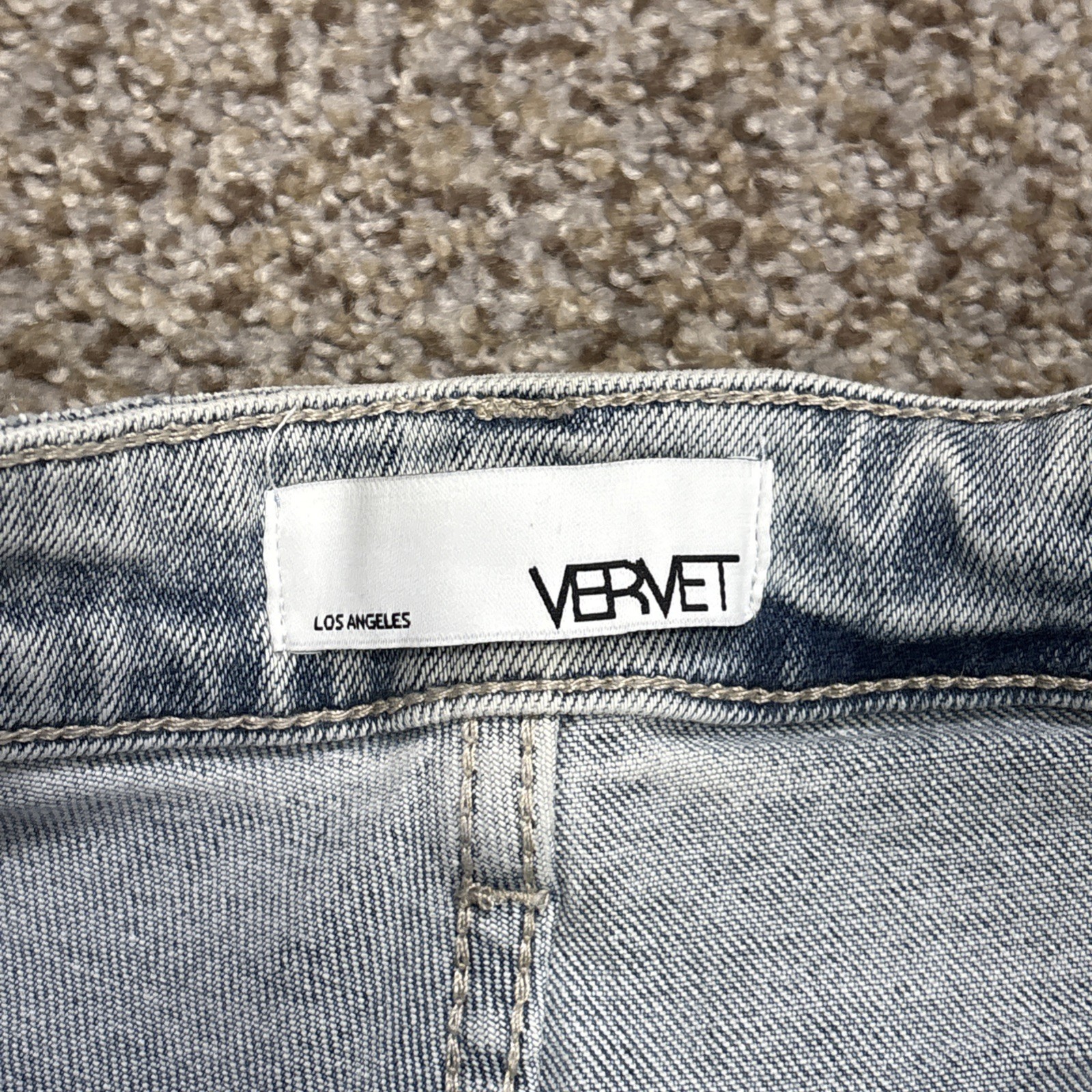 Vervet Blue Erika women’s blue jeans 28 X 25 distressed NEW - View 6