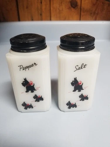 Vintage McKee Tipp City USA Milk Glass Scotty Scottie Dog Salt & Pepper Shakers