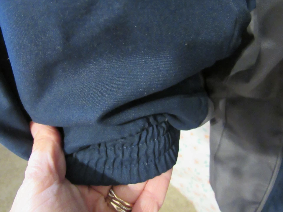 ATHLETEC, Cortavientos Hombre Azul Marino/Gris Poliéster Cremallera Completa Manga Larga, Talla M Foto 3 de 4