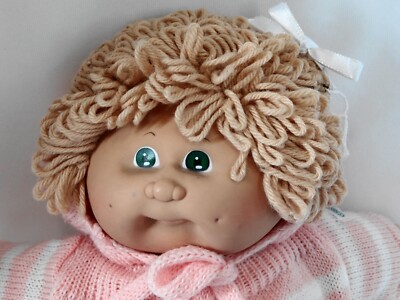 1978-1982 CABBAGE PATCH KID DOLL with Xavier Roberts' signature
