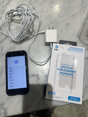 USED, Great Condition- iPhone SE (3rd Gen) WITH ACCESSORIES