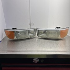 99-06 Gmc Sierra 1500 Headlights - Driver Pass. Sides - Oem - W Bulbs Rods