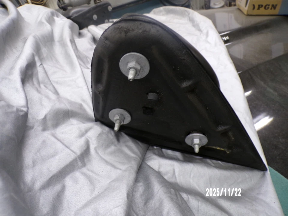 Espejo retrovisor lateral del conductor Chevrolet K2500 2003, funcionamiento manual Foto 4 de 4