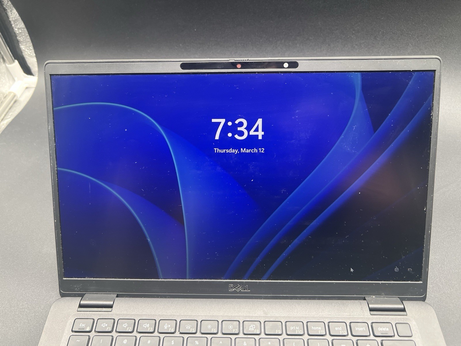 Dell Latitude 7520, 14-Inch Laptop, with Intel Core i7 10th Gen., 256 GB SSD (Solid State Drive), Windows 11 Pro