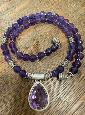 Sterling Silber und Amethyst Perlen mit 1 Zoll birnenförmigem Amethyst Anhänger