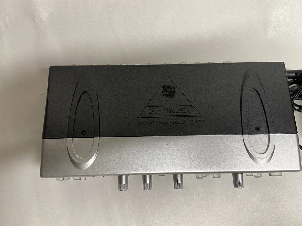 Behringer MON800 MiniMon Matrix Mixer Monitor for Recording and Production - Image 3 of 4