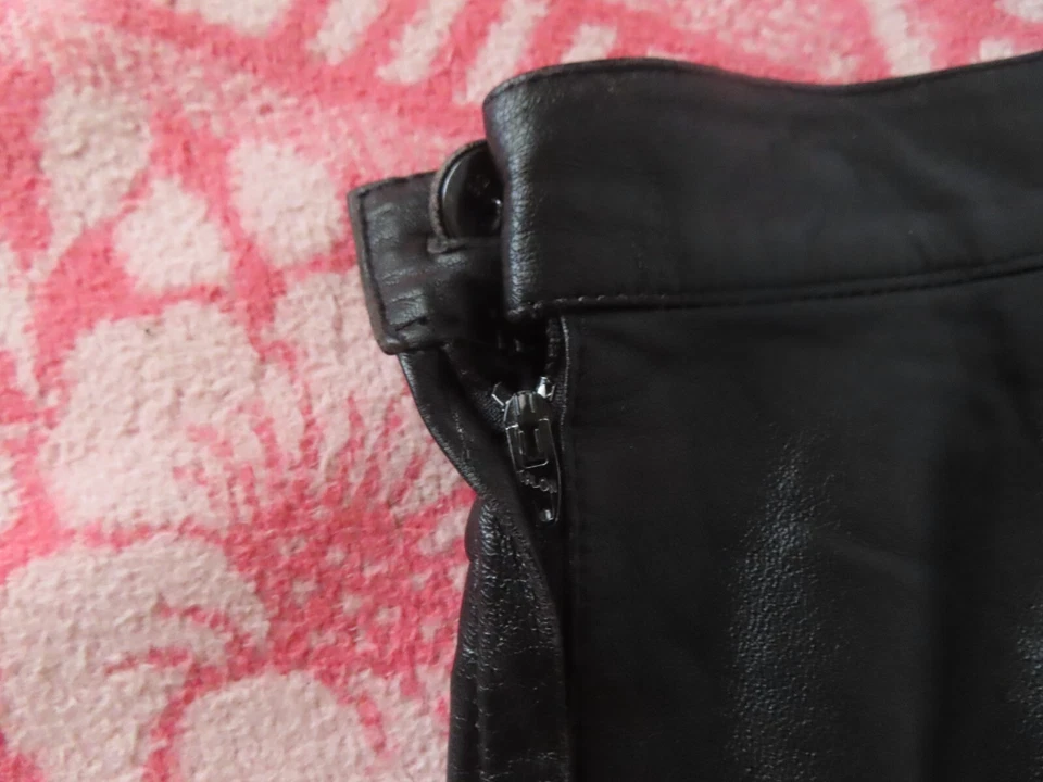 saia de couro suzanne van den heurk tamanho 14 (33x29,5) - Imagem 2 de 4