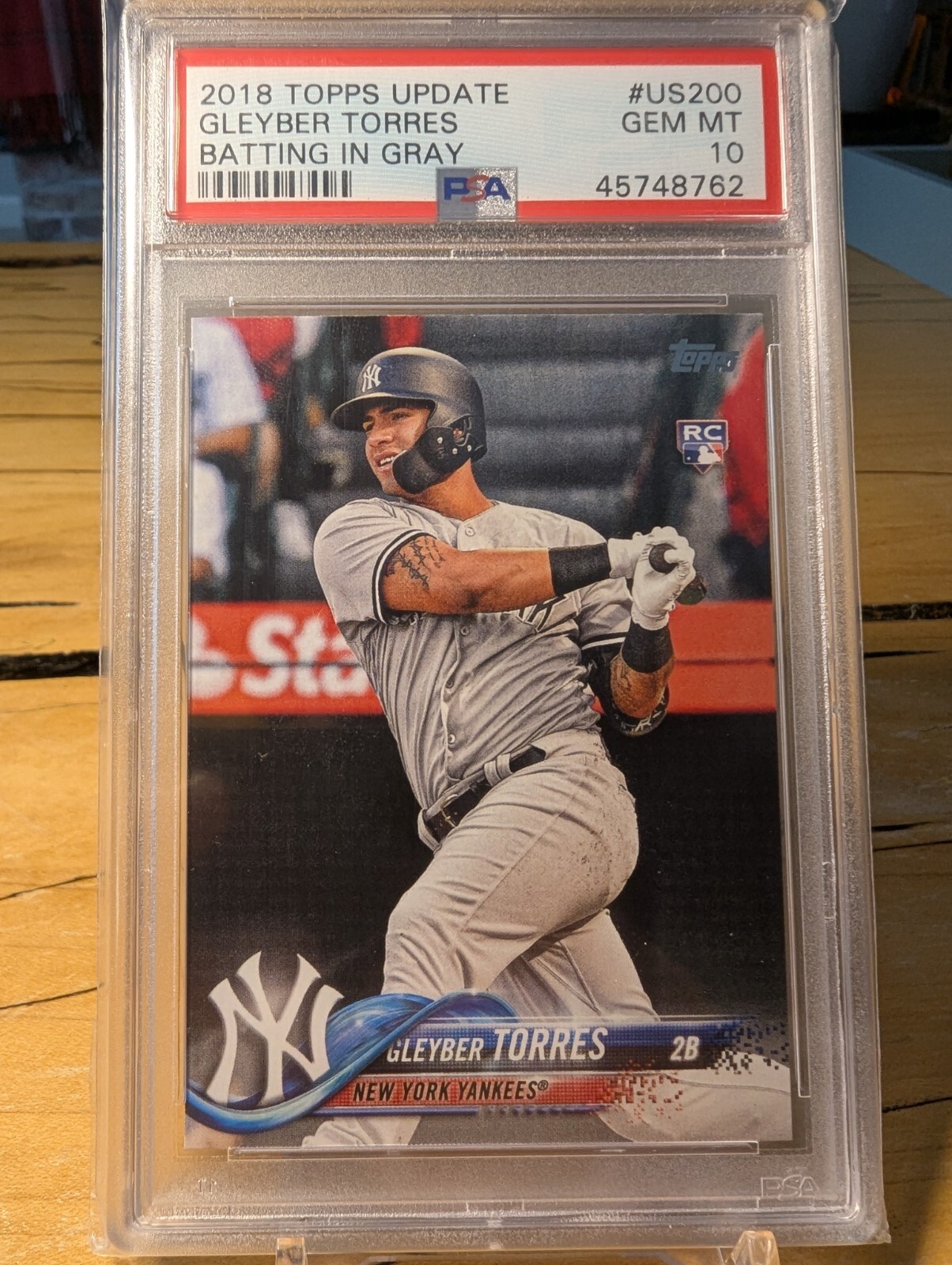2018 Topps Update #US200 Gleyber Torres RC SSP Variation Batting In Gray PSA 10