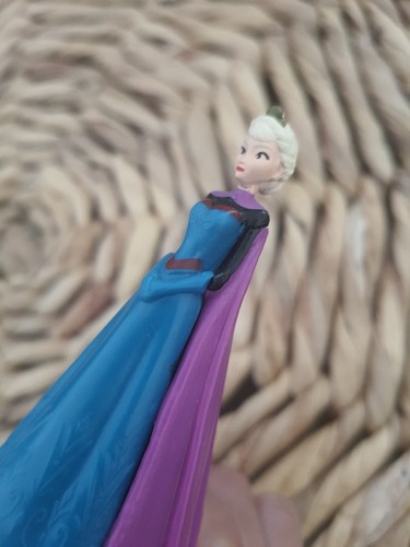 Queen Elsa crowning day princess Frozen toy figure 2.5" cake topper - Picture 4 of 4