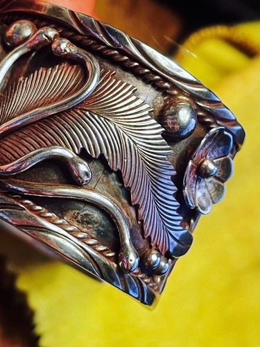 Estate Collection Old Pawn Navajo Sterling Silver Natural Kingman Turquoise Cuff - Picture 2 of 8