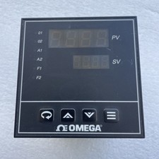 Omega CN8262-F1-F2 Temperature Controller 