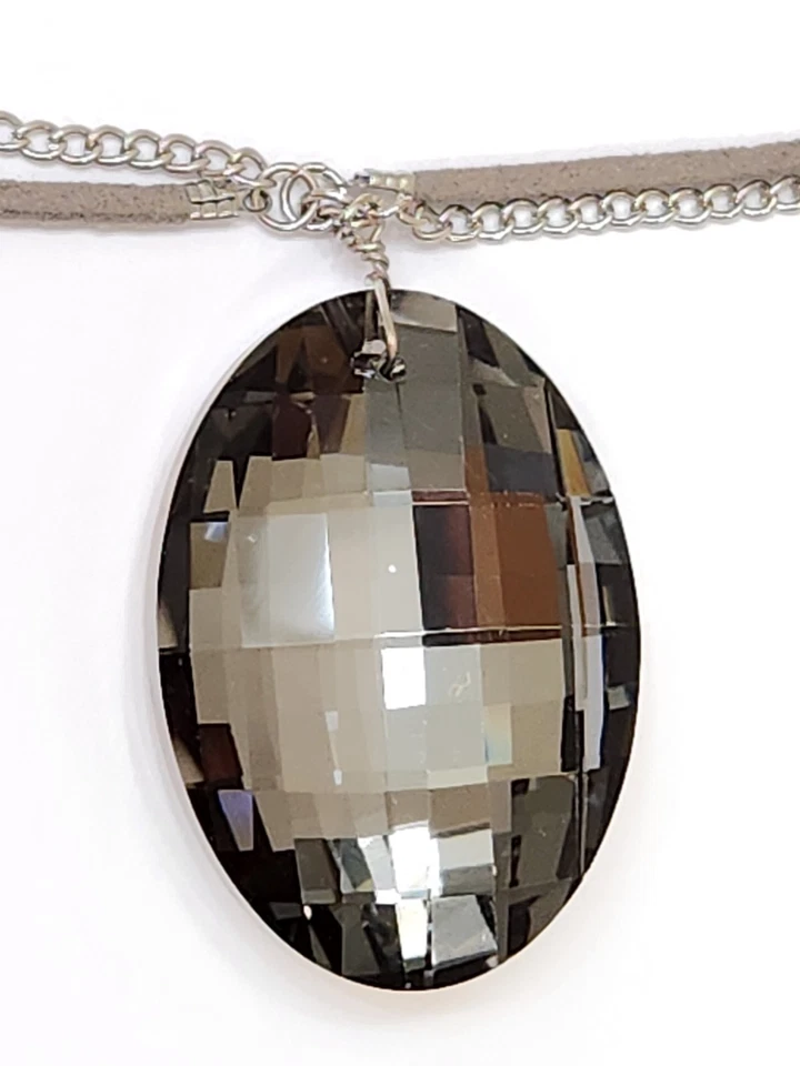 A+ Ladies J Crew Signed Black & Silver Crystal Pendant Soft Suede Chain Necklace - Image 2 of 4