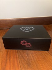 Sabrina Carpenter Short n  Sweet Tour 2025 VIP Merch Bundle - NEW - Robe MEDIUM