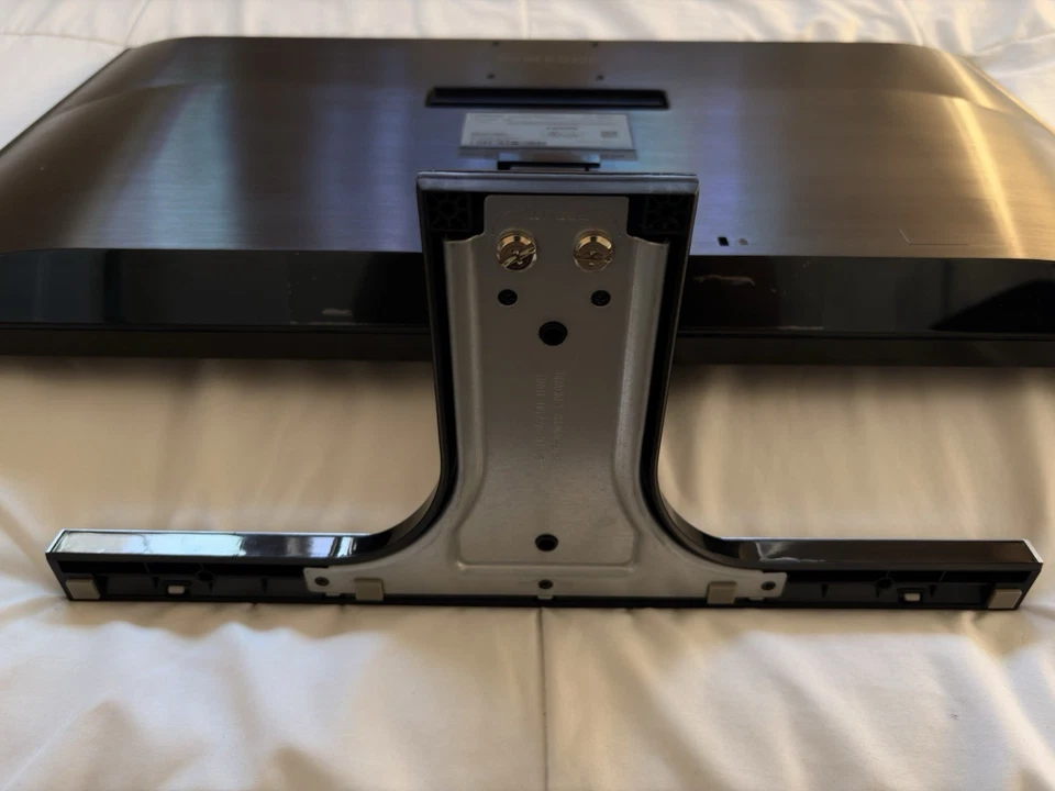 Samsung U28E590D 28-inch Black LED 4K UHD Gaming Monitor Series - Image 4 of 4