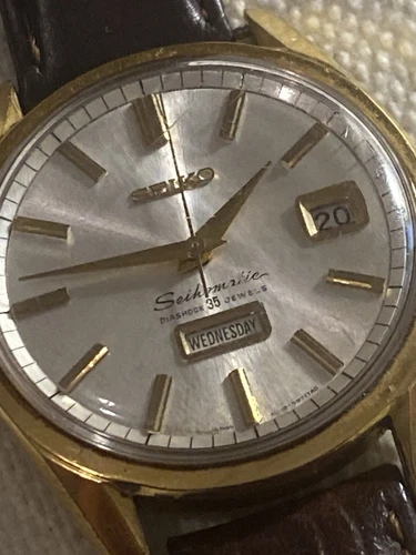 running vintage automatic Seiko Date Day Watch Seikomatic 35 Jewels