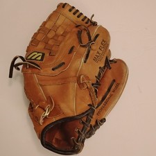 Mizuno Max Flex Steerhide Leather Ball Glove MZ1055 Missing Some Lacing