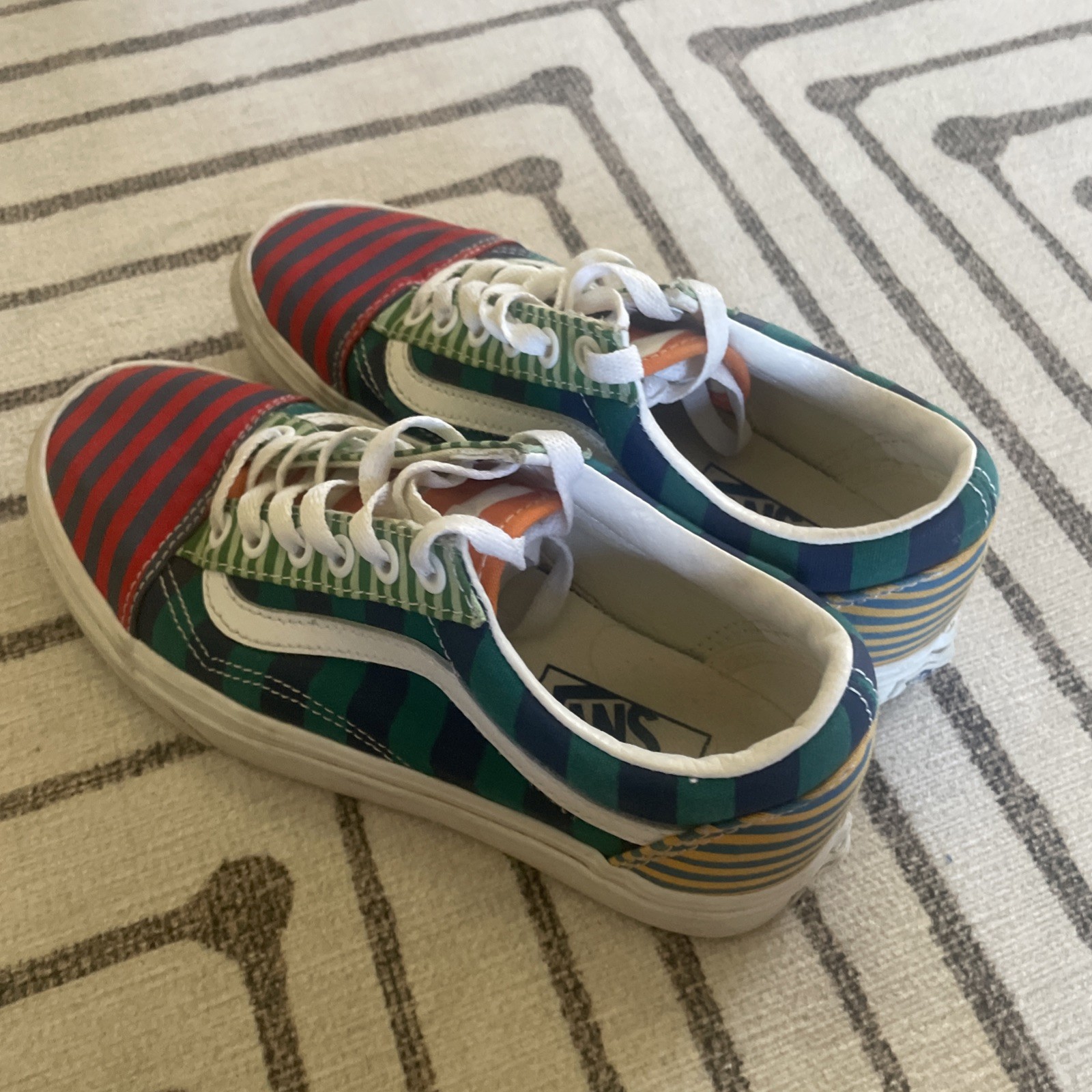 SAOLA Scarpe colorate VANS Off the Wall taglia 5