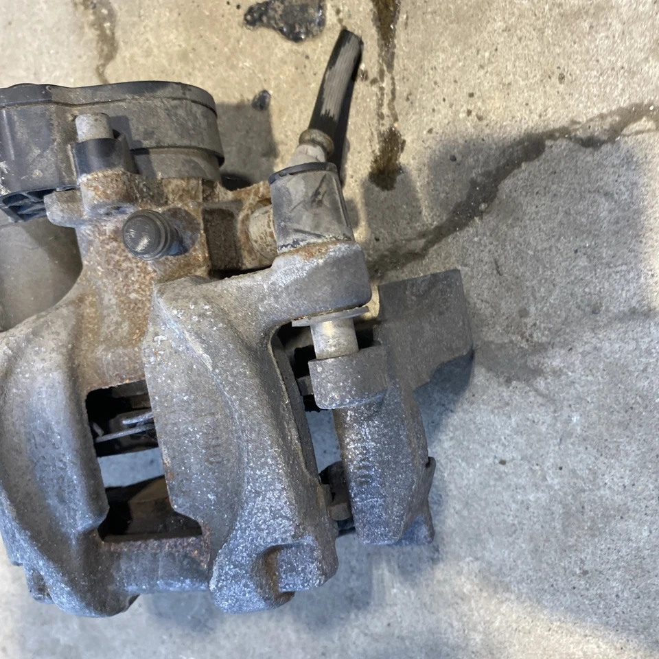 2020 2021 2022 2023 2024 Subaru Legacy 2.4 Xt Touring Rear Right Caliper - Image 4 of 4