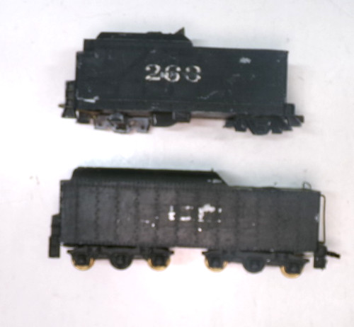 (2) Licitaciones de metal fundido Bowser calibre HO (lote 8332) | Condition: Used