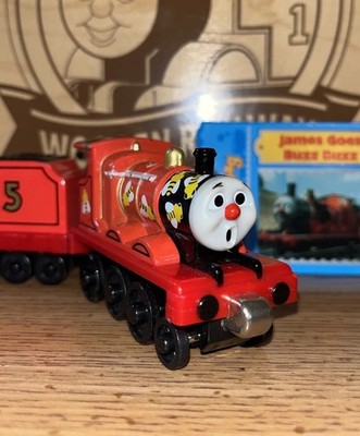 JAMES BEES BUZZ  ! THOMAS FRIENDS TRAIN TAKE Along n play Diecast RED NOSE