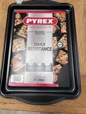 Image of Pyrex Baking Tray With Handle BNWT