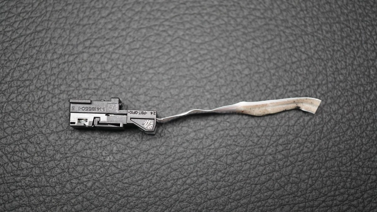 GENUINE MERCEDES BENZ W166 X166 C292 W205 DOOR SILL TRIM CONNECTOR 