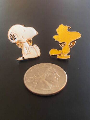 Vintage New Lot of 2 Peanuts Snoopy & Friend Woodstock Enamel Lapel Pins - Picture 2 of 4
