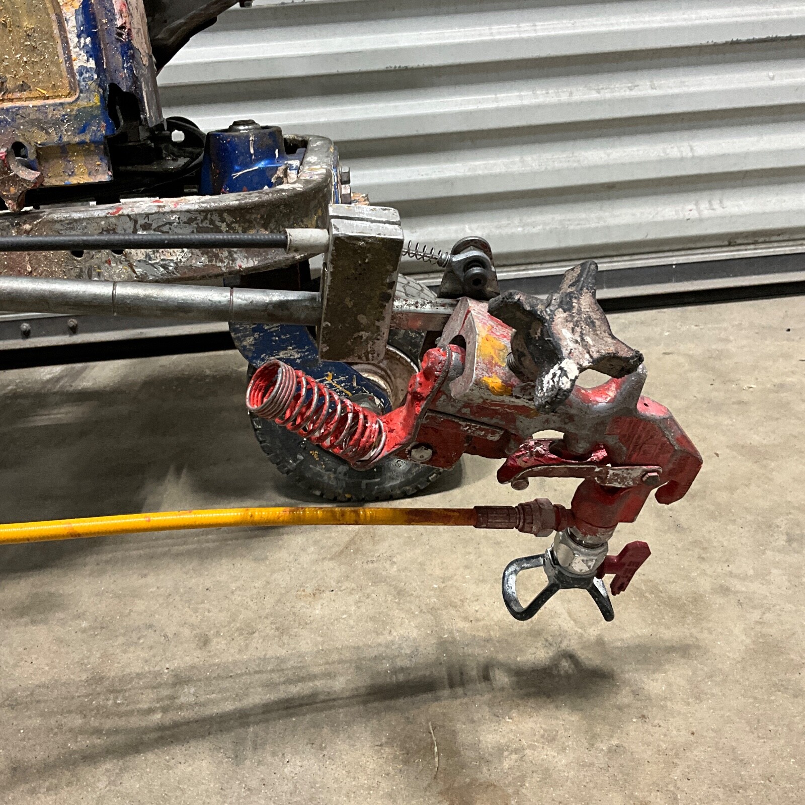 Graco LineLazer 130HS 3300 PSI 1.3 GPM Gas Hydraulic Airless
