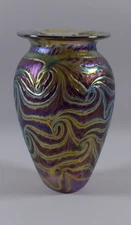 Robert Eickholt KING TUT Art Glass 9" Aurene Feather Swirl Vase Signed 2005