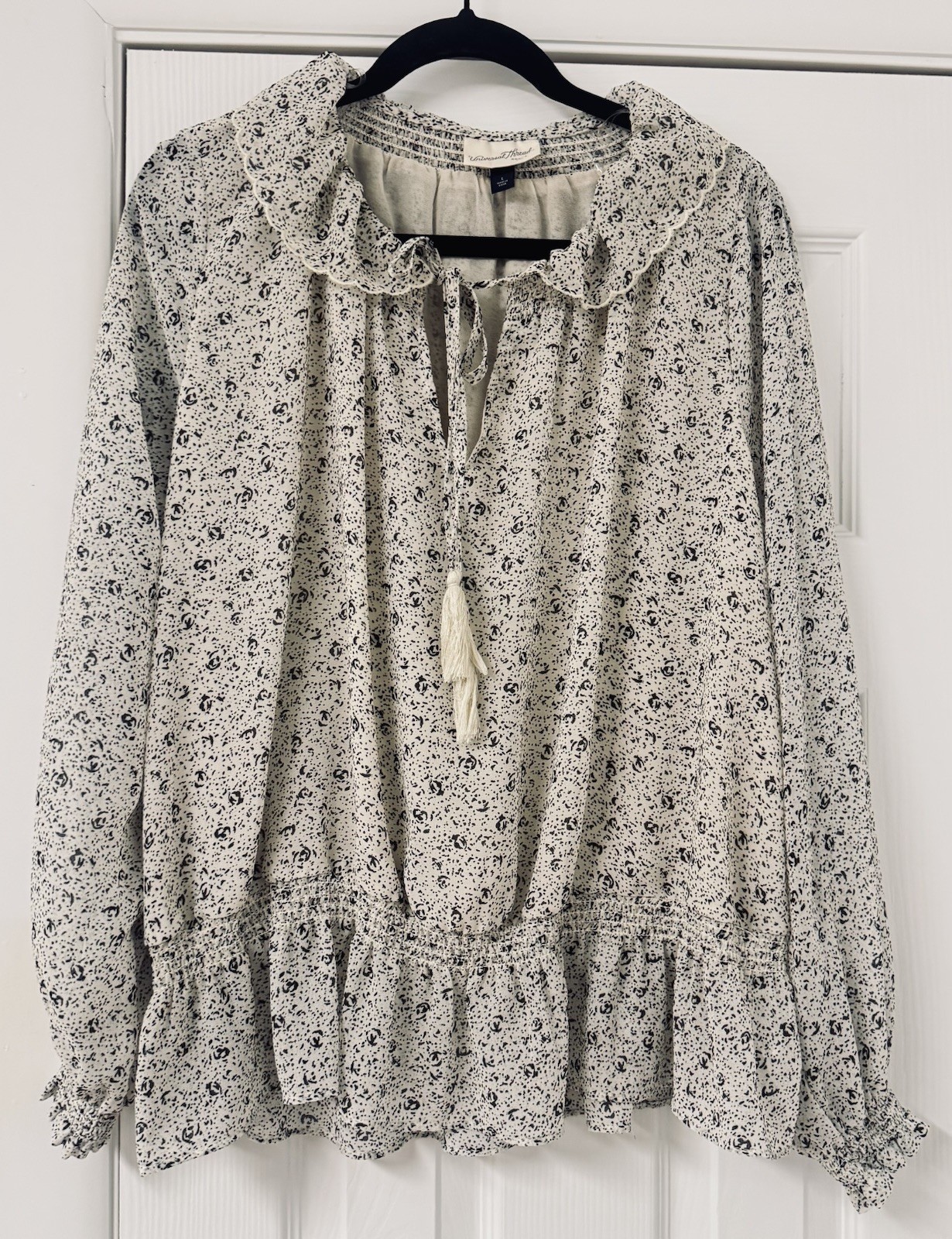 Universal Thread Gray & Cream Ruffled Blouse Tie … - image 1