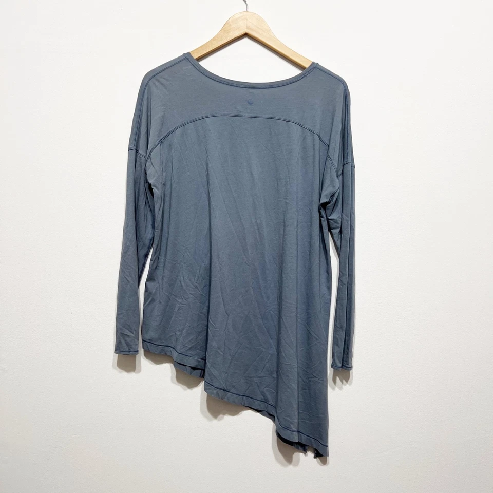 Lululemon Women's To The Point Long Sleeve Crew Neck Tee Shirt Blue Denim 10 - Image 4 of 4