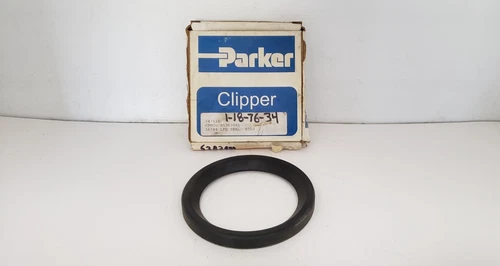 PARKER CLIPPER 16744 H1L5 NITRILE OIL SEAL, 2QTR07, 3.5" x 4.5" x 0.50, NIB