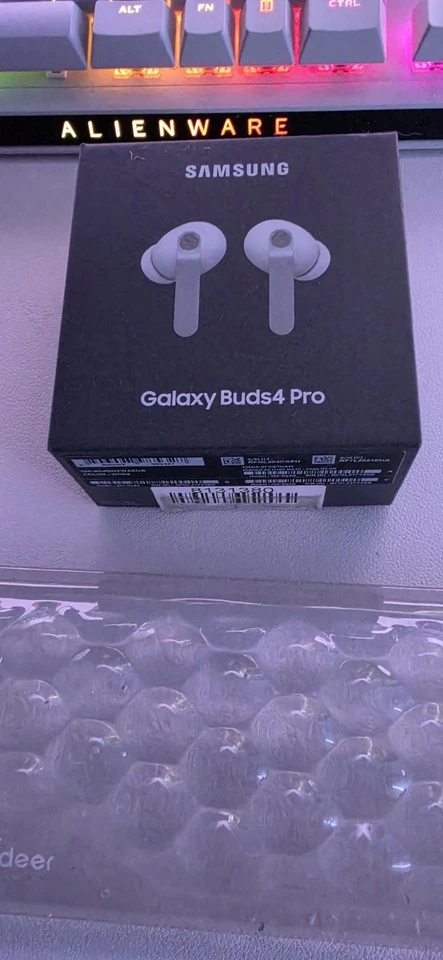 Samsung Galaxy Buds4 Pro, photo 1 of 5