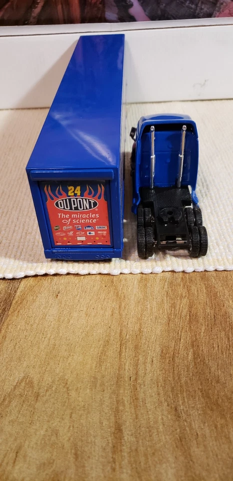 Jeff Gordon #24 Dupont Hauler with Kenworth T680.  1/64 scale,  diecast/plastic. - Image 4 of 4