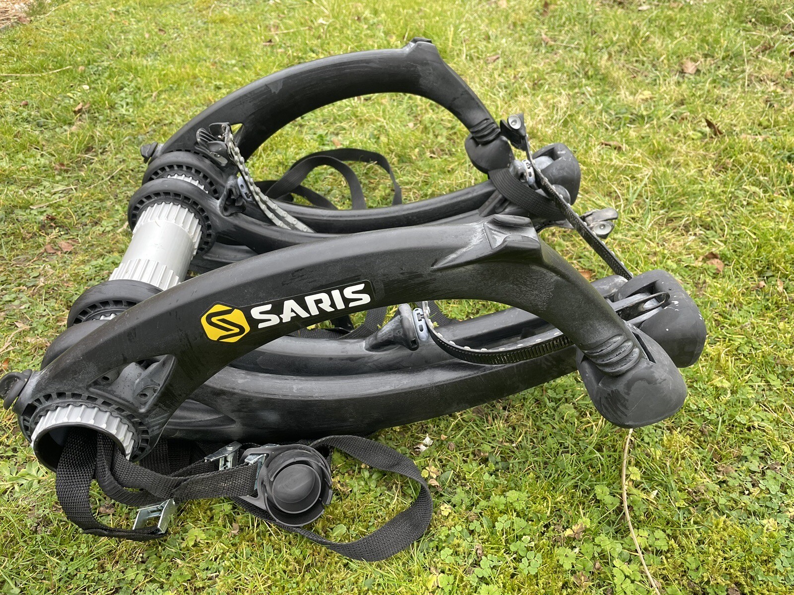 saris bones ex 3bike bike rack + Halfords false cross bars x3 eBay